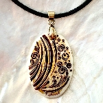 Pendentif nacre - motif Klimt