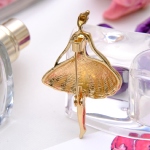 Broche Danseuse