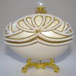 Boite à bijoux oeuf en coquille inspiration Faberge 