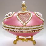 Boite à bijoux oeuf en coquille inspiration Faberge - Les coeurs 
