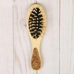 Petite brosse à cheveux en bois pour enfant