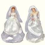 Deux poupées en robe de mariée, deco mariage