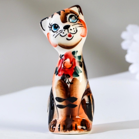 Figurine chat en porcelaine