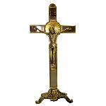 Crucifix en metal sur socle