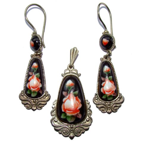 Parure en email, Boucles d'oreilles et Pendentif russe