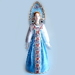 Poupée porcelaine costume folklorique russe