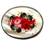 Broche en nacre motif fleurs