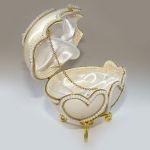 Boite à bijoux oeuf en coquille inspiration Faberge - Les coeurs 