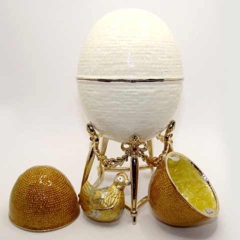 Oeuf a la Poule - Premier oeuf créé par Fabergé