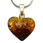 Pendentif coeur en Ambre vert naturel Baltique