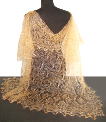 Châle tricot de couleur beige 