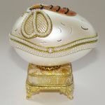 Boite à bijoux oeuf musical en coquille, inspiration Faberge