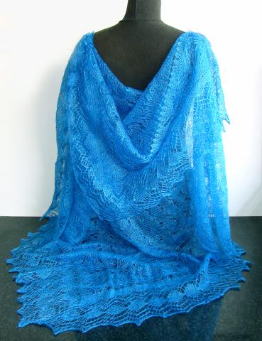 Chale d'Orenbourg en laine bleu tricote main