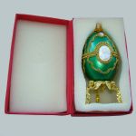 Boîte à bijoux oeuf en coquille avec camée, inspiration Faberge 