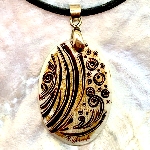 Pendentif nacre - motif Klimt