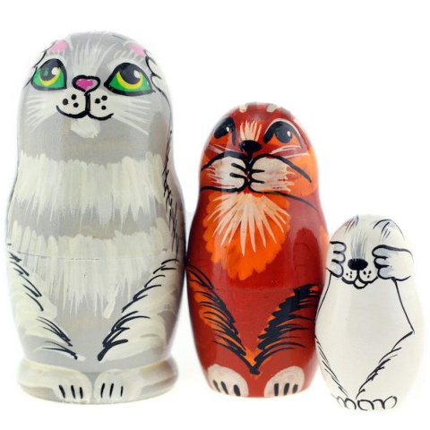 Trois figurines Chats de la sagesse en Matriochka 