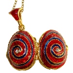 Pendentif avec surpris Chien -  Oeuf Fabergé style 