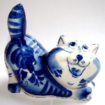 Statuette chat en porcelaine