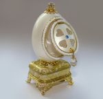 Boîte à bijoux oeuf musical en coquille, inspiration Faberge